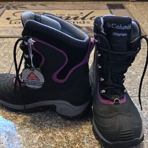 Columbia Women's Black and Purple/Pink Winter Boots